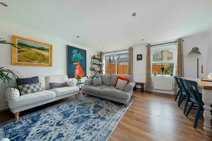 3 Bedroom Semi-Detached House To Rent In Hampden Lane, London, N17