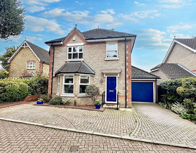 3 Bedroom Detached House For Sale In St. James Mews, Billericay, CM12