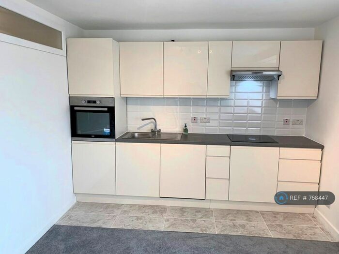 1 Bedroom Flat To Rent In Cromwell House, Ruislip, HA4