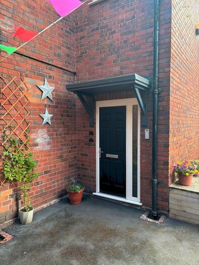1 Bedroom Flat To Rent In Market Street, Stourbridge, DY8