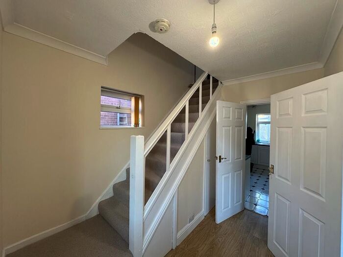 3 Bedroom Terraced House To Rent In Liston Close, Luton, Bedfordshire, LU4