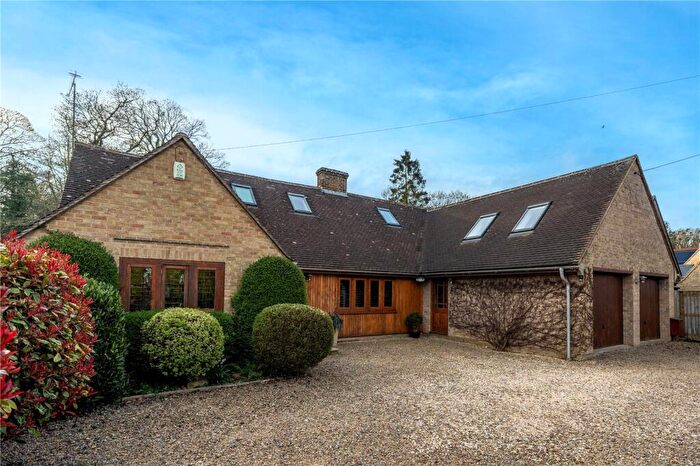 5 Bedroom Detached House For Sale In Grove Road, Bladon, Woodstock, Oxfordshire, OX20