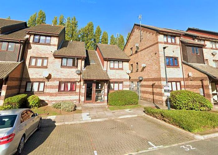 1 Bedroom Flat To Rent In Harp Island Close, Neasden, NW10