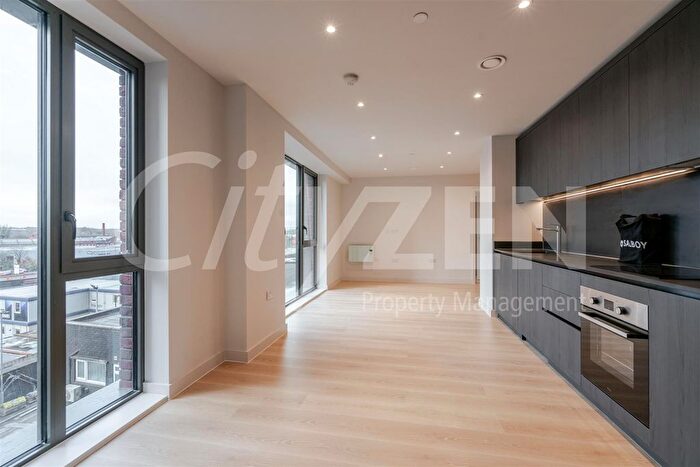 2 Bedroom Flat To Rent In Waterhouse Gardens, Dutton Street, Manchester, M3