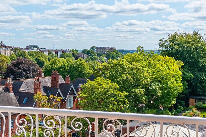 2 Bedroom Flat For Sale In Tunnel Road, The Park, NG7