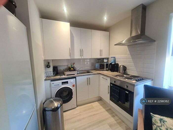 2 Bedroom Flat To Rent In Tonbridge Road, Maidstone, ME16