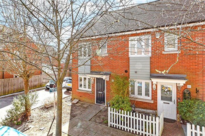 2 Bedroom End Of Terrace House For Sale In The Moors, Redhill, Surrey, RH1
