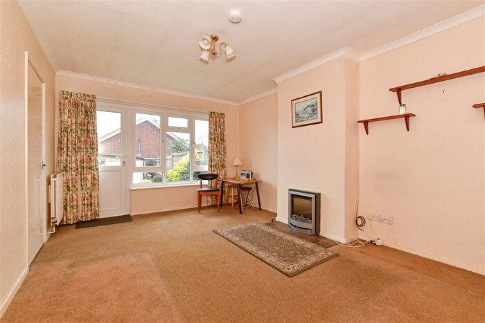 3 Bedroom Semi-detached Bungalow For Sale In Palmer Road, Wingham, Canterbury, Kent, CT3