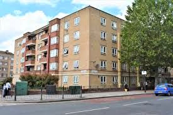 3 Bedroom Flat To Rent In Headlam Street, London, E1