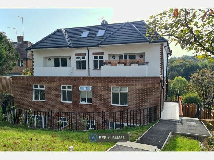 2 Bedroom Flat To Rent In Hydethorne Heights, South Croydon, CR2