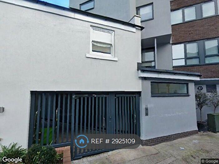 4 Bedroom Flat To Rent In Marzell House, London, W14