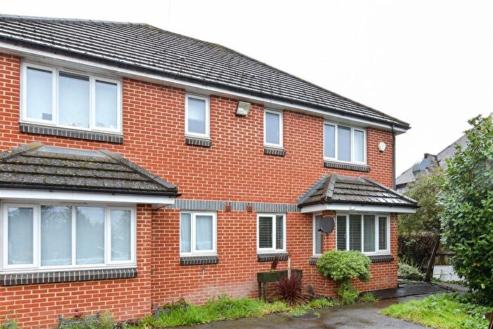 1 Bedroom End Of Terrace House For Sale In Cunliffe Road, Epsom, Surrey, KT19