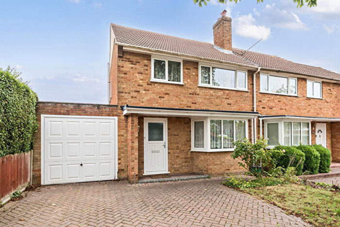 3 Bedroom Semi-Detached House For Sale In Woodley Road, Orpington, BR6