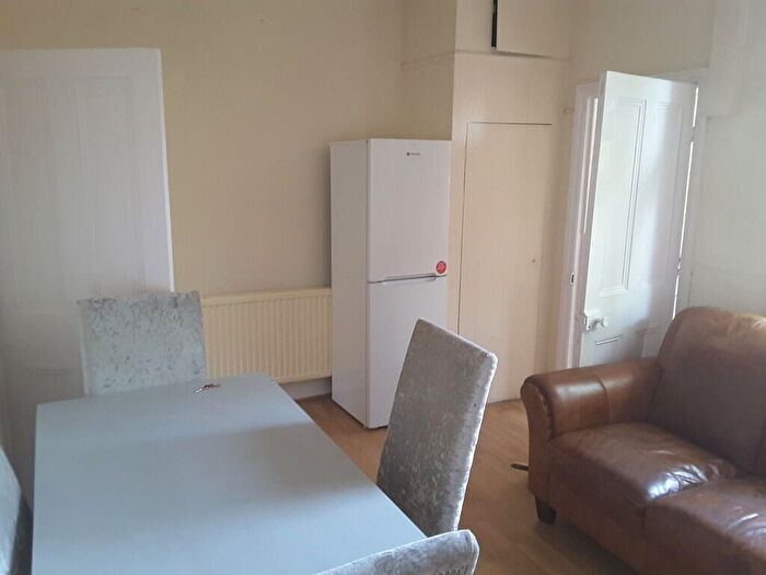 2 Bedroom End Of Terrace House To Rent In Kings Road, Wheatley, DN1