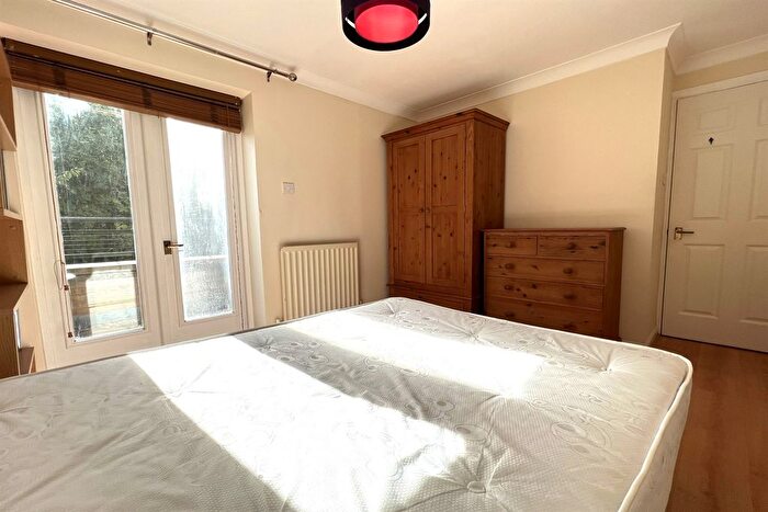 2 Bedroom Flat To Rent In Constable Avenue, London, E16