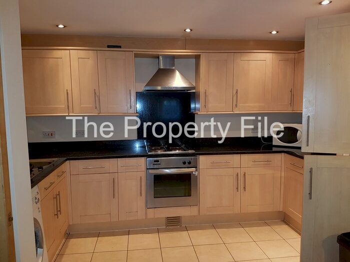 3 Bedroom Flat To Rent In Wilmslow Road, Withington M20