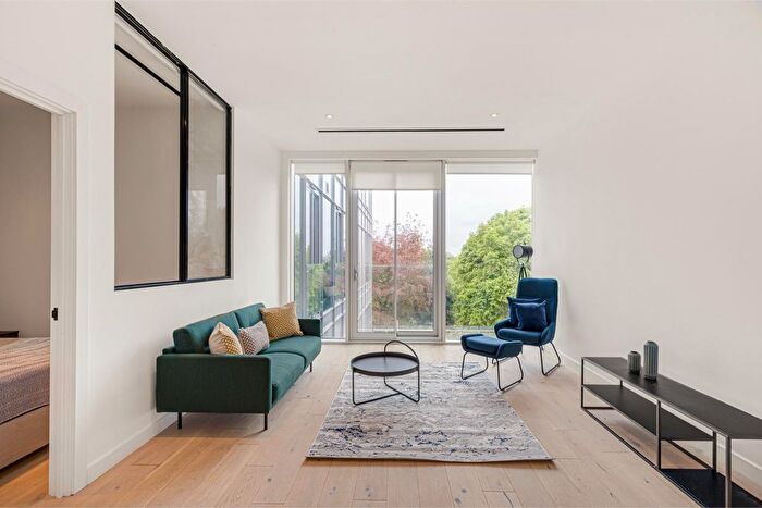 1 Bedroom Flat To Rent In Parkview, Great West Road, TW8