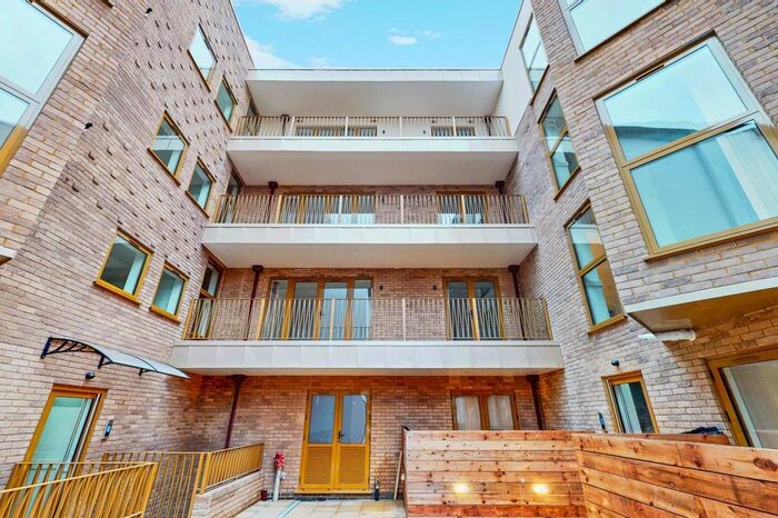 2 Bedroom Flat To Rent In Monarch Apartments, High Road, Willesden, NW10