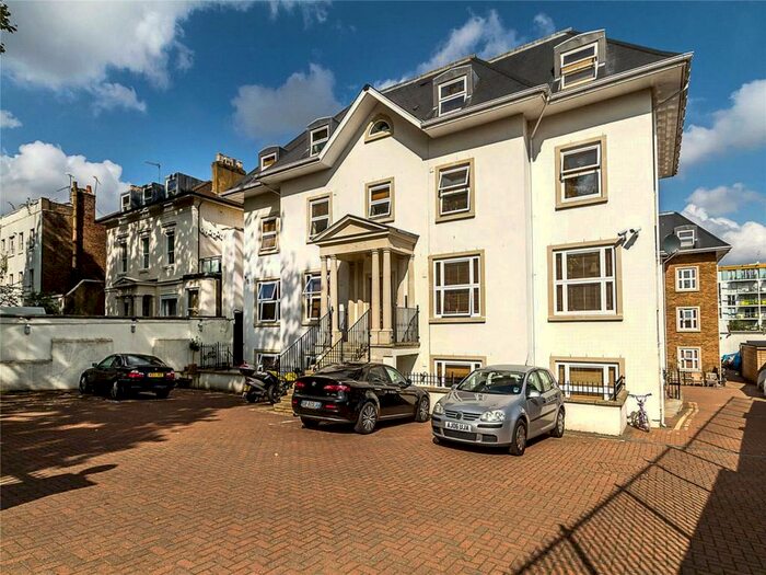 2 Bedroom Flat To Rent In Richmond Court, High Street, London, N8