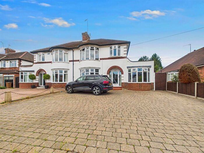 3 Bedroom Semi-Detached House For Sale In Beverley Road, Kirk Ella, HU10