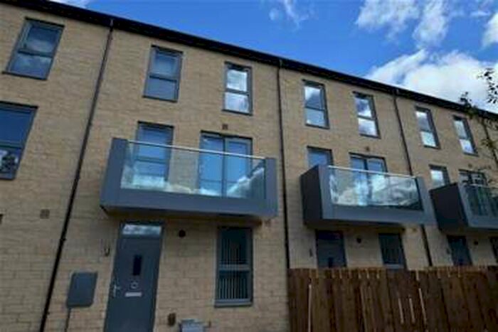 2 Bedroom House To Rent In Carnforth Avenue, Wakefield, WF1