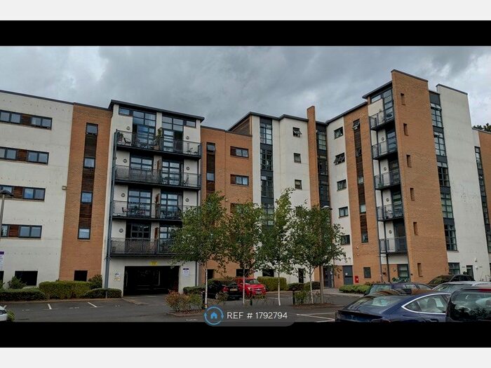 2 Bedroom Flat To Rent In Manor Court, Manchester, M22