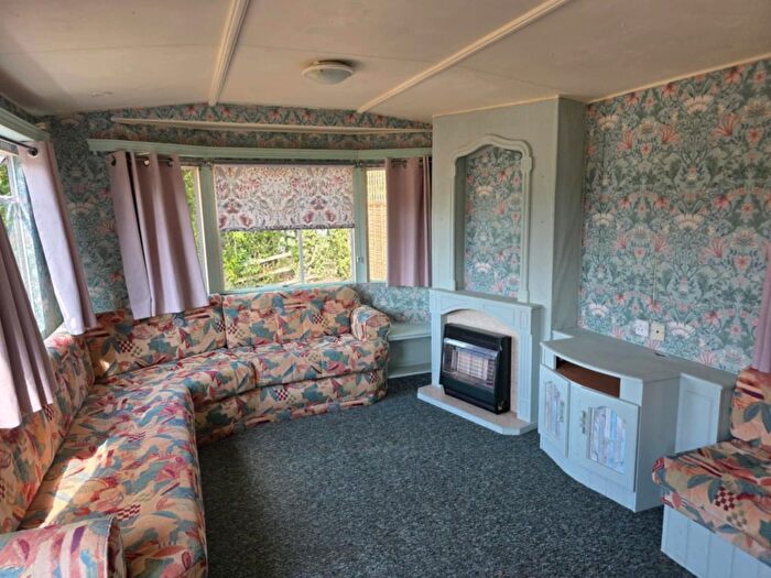 2 Bedroom Mobile/park Home To Rent In Sidmouth, Devon, EX10