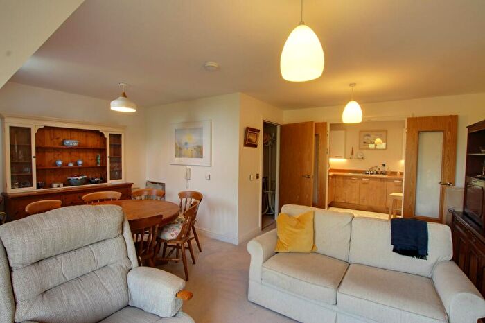 1 Bedroom Retirement Property For Sale In Kleinwort Close, Hurst Place, RH16