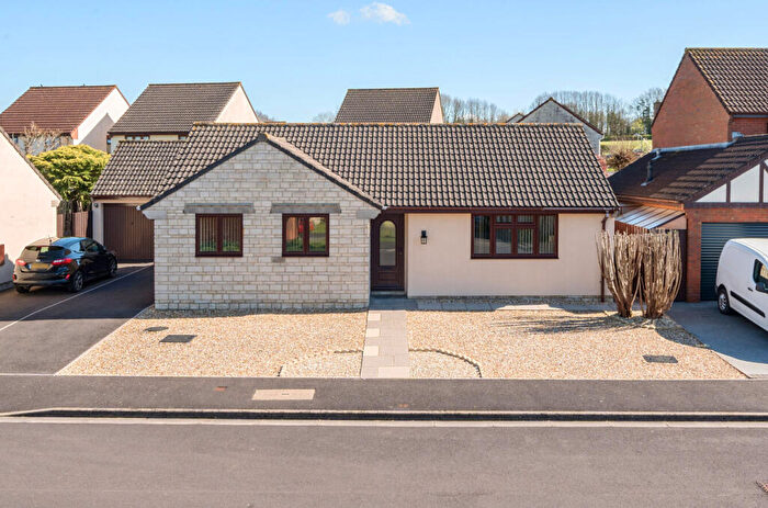 3 Bedroom Detached Bungalow For Sale In Fox Road, Street, BA16