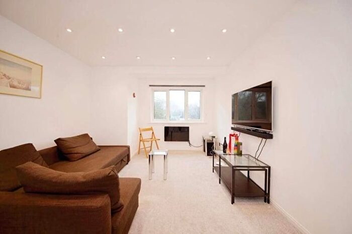 1 Bedroom Flat For Sale In Jade Close, Newham, London, E16