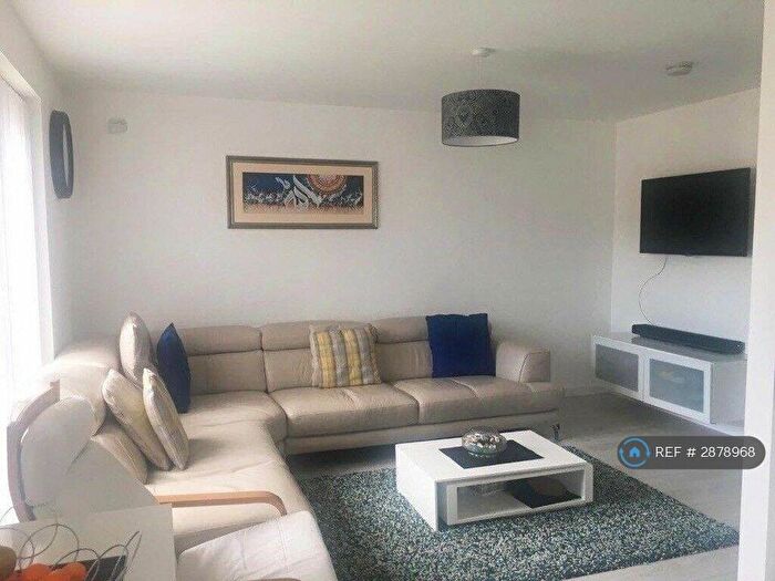 2 Bedroom Flat To Rent In Southgyle Broadway, Edinburgh, EH12