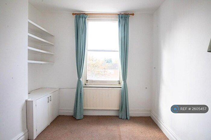1 Bedroom Flat To Rent In Amhurst Road, London, E8