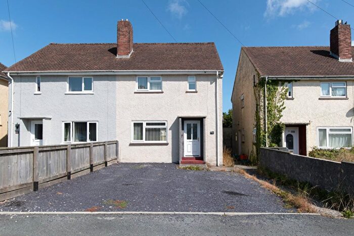 3 Bedroom Semi-Detached House For Sale In Hawthorn Rise, Haverfordwest, SA61
