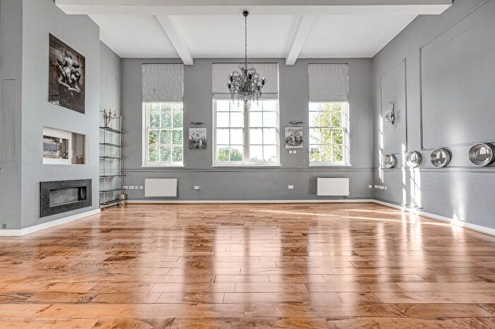 3 Bedroom Flat For Sale In Victorian Heights, Thackeray Road, SW8