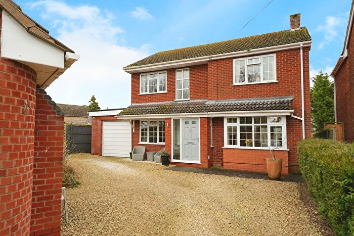 4 Bedroom Detached House For Sale In Hoden Lane, Cleeve Prior, Evesham, Worcestershire, WR11