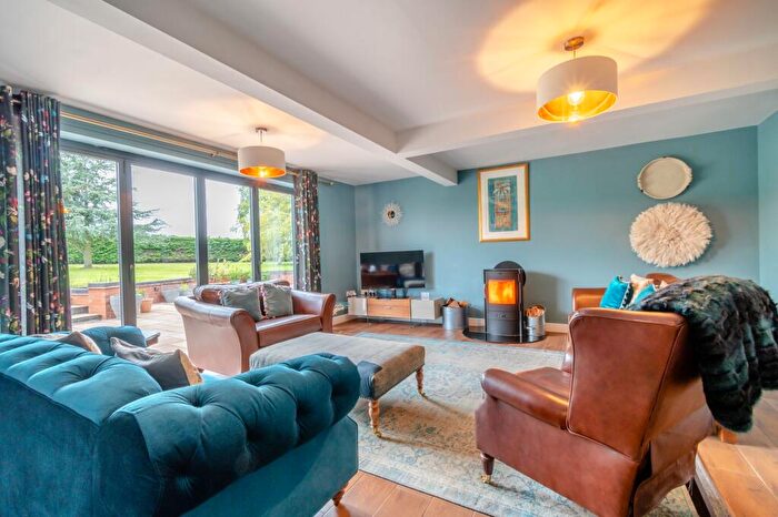 5 Bedroom Detached House For Sale In Tenbury Road, Clows Top, DY14
