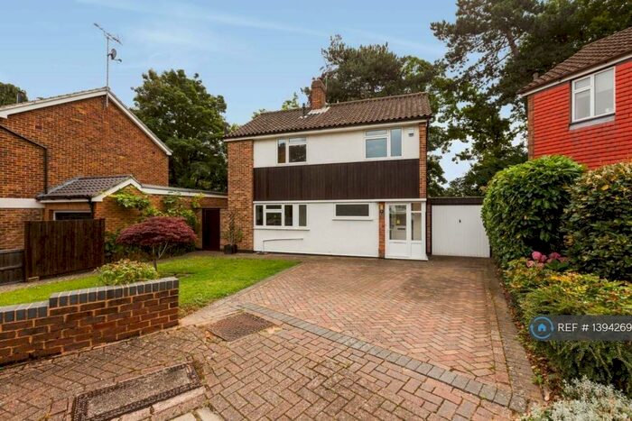 3 Bedroom Detached House To Rent In Hill End, Orpington, BR6