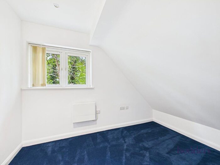 2 Bedroom Apartment To Rent In Surrey, KT16