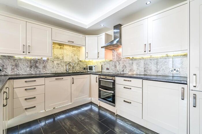 1 Bedroom Apartment To Rent In Dolphin House, High Street, Southampton, SO14