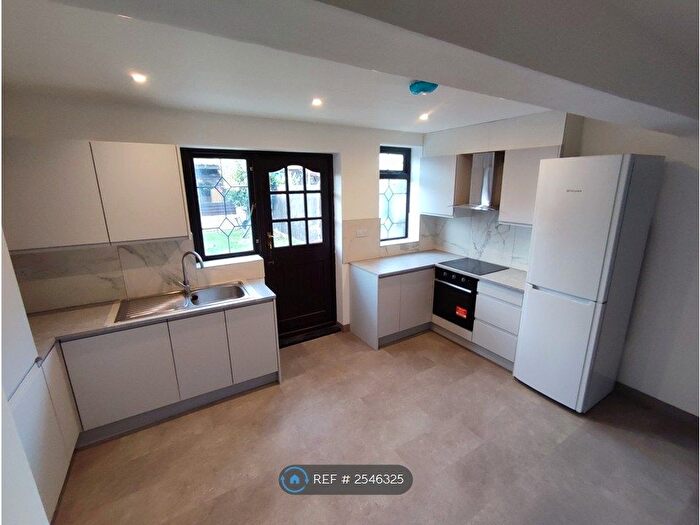 2 Bedroom End Of Terrace House To Rent In Goresbrook Road, Dagenham, RM9