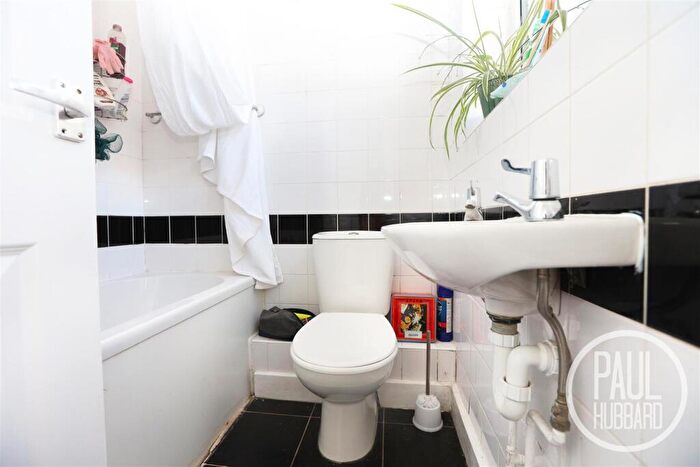 2 Bedroom Cottage To Rent In Union Place, Kirkley, NR33