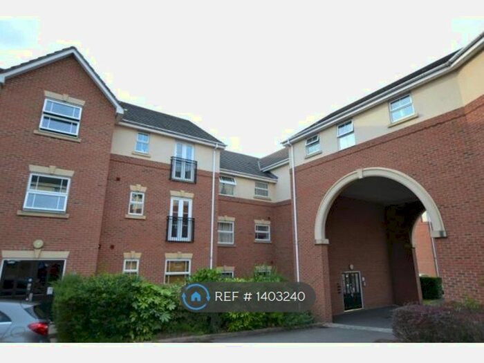 2 Bedroom Flat To Rent In Newlands Close, Hagley, Stourbridge, DY9