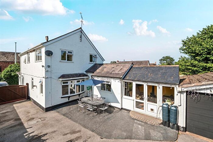 3 Bedroom Detached House For Sale In Overton Road, Bangor-On-Dee., LL13