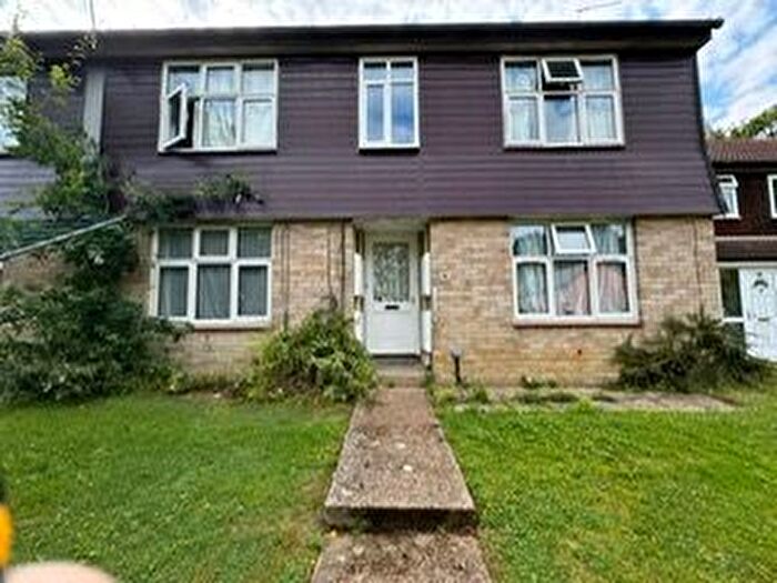 Studio To Rent In Malvern Road, Crawley, RH11