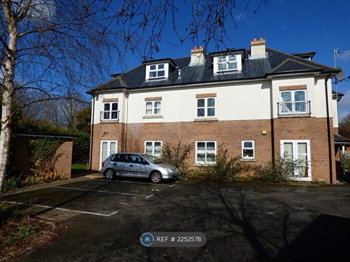 3 Bedroom Flat To Rent In Methuen Road, Bournemouth, BH8