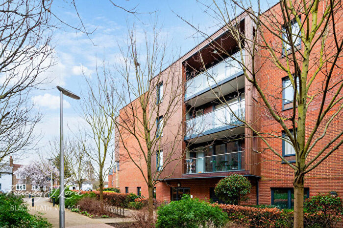 2 Bedroom Apartment For Sale In Dowding Drive, London, SE9