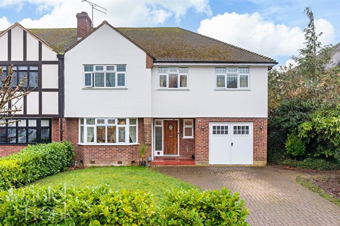 5 Bedroom Semi-detached House For Sale In Dukes Avenue, Theydon Bois, Epping, CM16