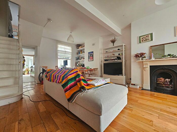 2 Bedroom Terraced House To Rent In Wellington Row, London, E2