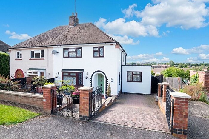 3 Bedroom Semi Detached House For Sale In Margaret Avenue, Wellingborough, NN8