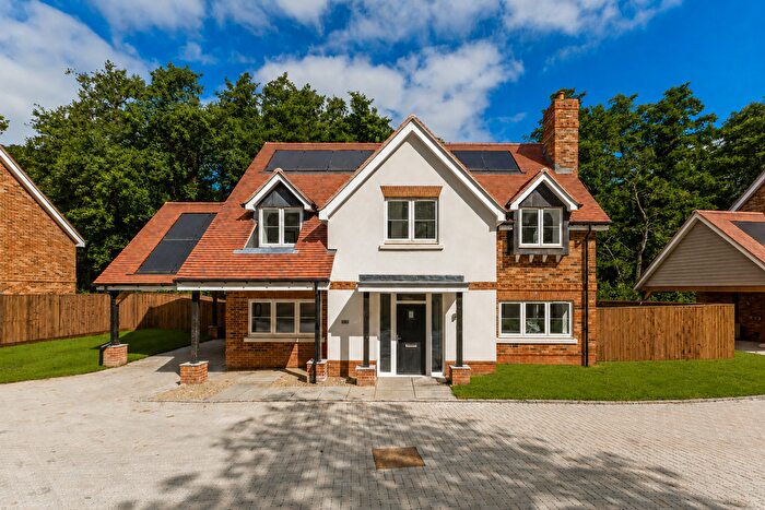 4 Bedroom Detached House For Sale In Elliot Mews, Ockford Road, Godalming, GU7
